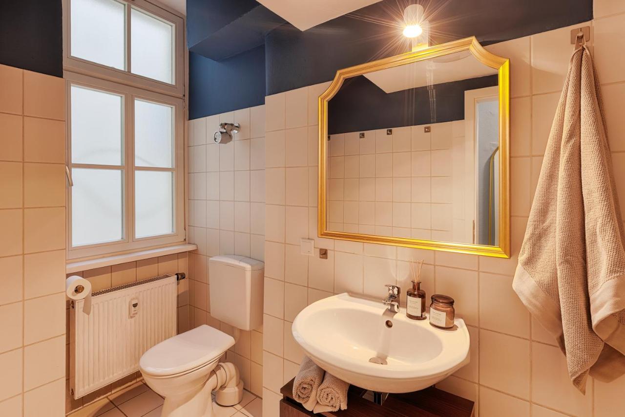 Homie Stay Am Marktplatz - Wohnen Im Historischen Balthasar-Neumann-Apartment 维尔茨堡 外观 照片